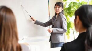 仕事に有用なイベントへの参加 には時間と費用を支援します